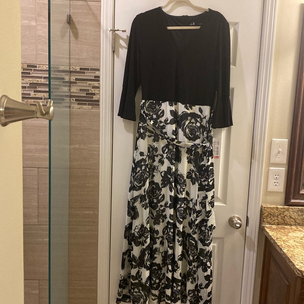 Leslie Fay Black and White Long Sleeve Dress